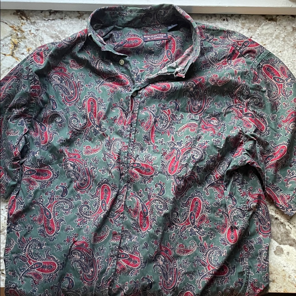 Roundtree & Yorke Paisley Shirt - Red and Green